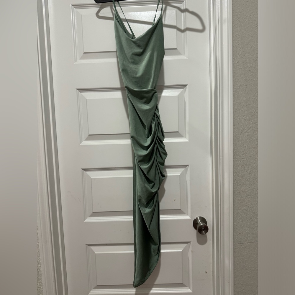 Brand new with tags windsor green maxi tight dress! size medium